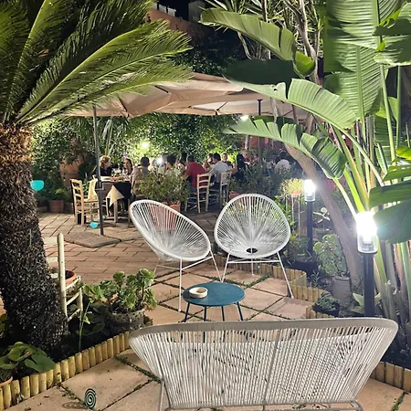 Hibiscus Comfortstay فيلة كوارتو سانتيلينا
