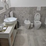 Hibiscus Comfortstay Villa *